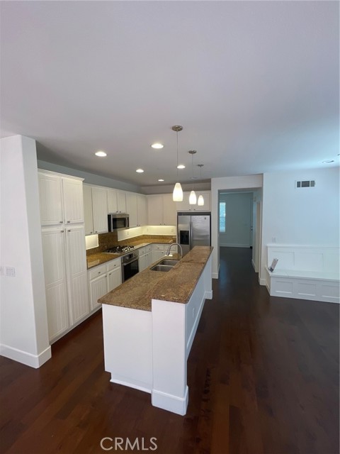 Detail Gallery Image 5 of 14 For 5176 Acorn Dr, Huntington Beach,  CA 92649 - 4 Beds | 2/1 Baths