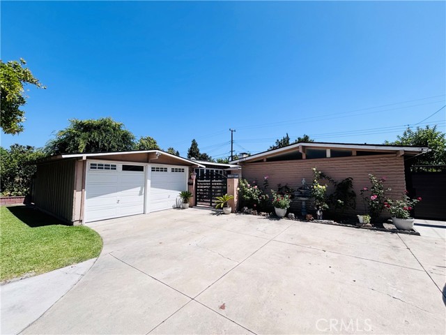 Detail Gallery Image 1 of 75 For 2362 W Mall Ave, Anaheim,  CA 92804 - 3 Beds | 2 Baths