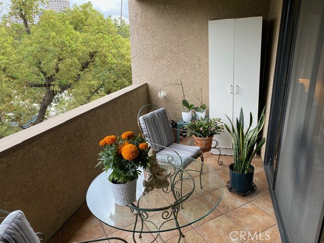 356 West California, 23 photo 9