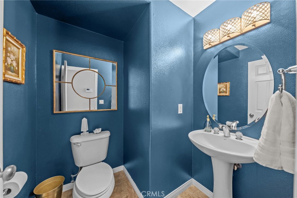 https://media.crmls.org/medias/6de72c44-1086-4b28-b8c0-99b1a2a6d1b3.jpg?preset=X-Large