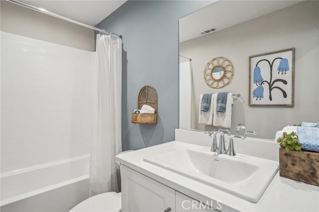 Detail Gallery Image 13 of 20 For 6377 Moonfire Ln, Fontana,  CA 92336 - 4 Beds | 3 Baths