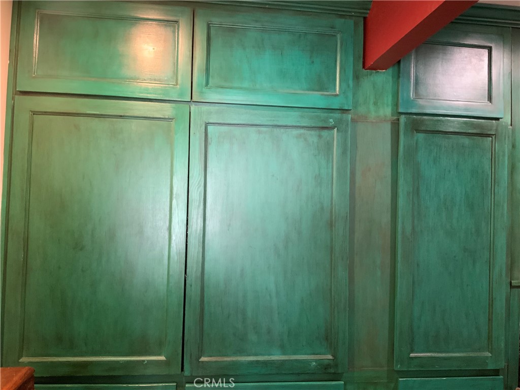 https://media.crmls.org/medias/6de87ee8-fac4-48ee-a1d7-7ddf5f852f91.jpg?preset=X-Large