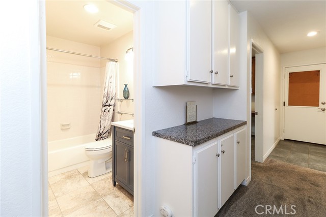 6815 Arthur Court, Chino CA: https://media.crmls.org/medias/6de93111-a290-407e-9db8-5a0787a4c19c.jpg