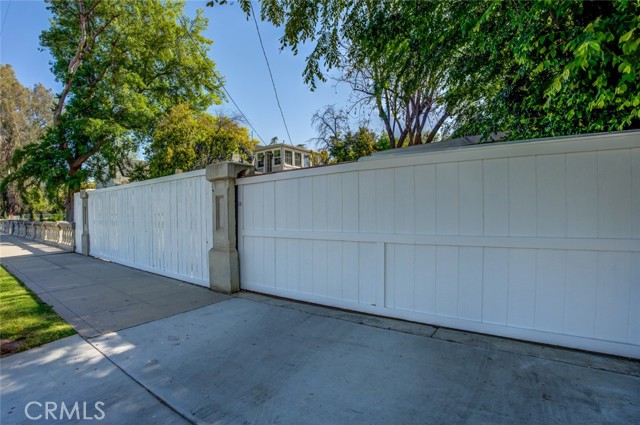 Detail Gallery Image 21 of 72 For 730 Holtby Rd, Bakersfield,  CA 93304 - 5 Beds | 4/1 Baths
