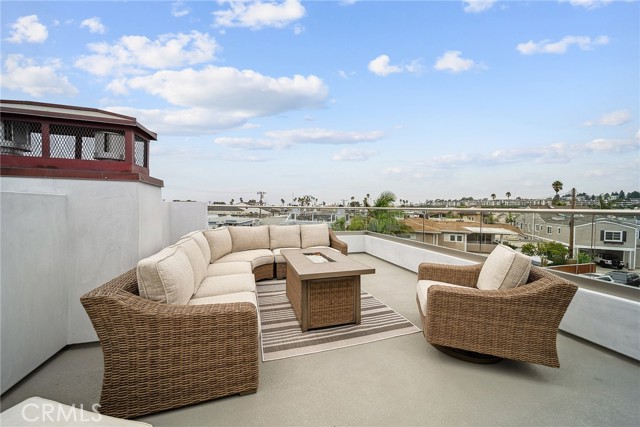 Detail Gallery Image 25 of 30 For 506 Clubhouse Ave #B,  Newport Beach,  CA 92663 - 5 Beds | 6 Baths