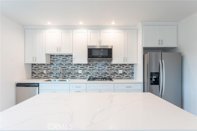 6845 N Haskell Avenue, Lake Balboa CA: https://media.crmls.org/medias/6deac470-6280-4c9a-aeeb-94404b6e505d.jpg