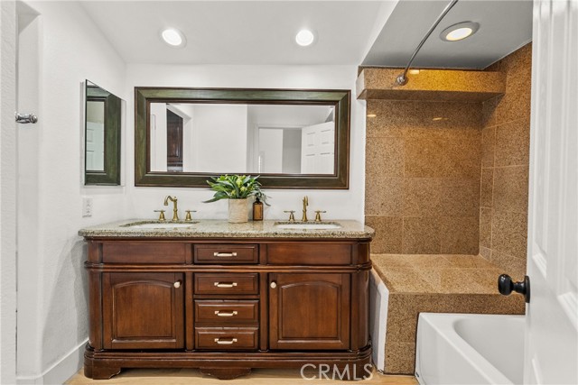 Detail Gallery Image 38 of 50 For 23121 Yvette Ln, Valencia,  CA 91355 - 3 Beds | 3 Baths