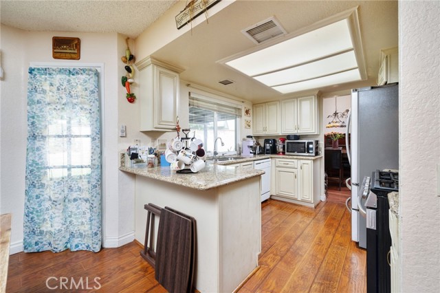 2341 N Palm Avenue, Rialto CA: https://media.crmls.org/medias/6deb0fc0-856c-4013-a517-56ffc59af5eb.jpg