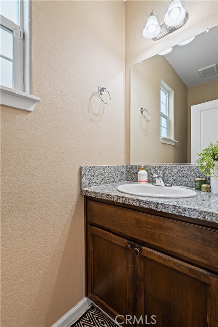 Detail Gallery Image 16 of 38 For 164 Ivy St, Roseville,  CA 95678 - 3 Beds | 2/1 Baths