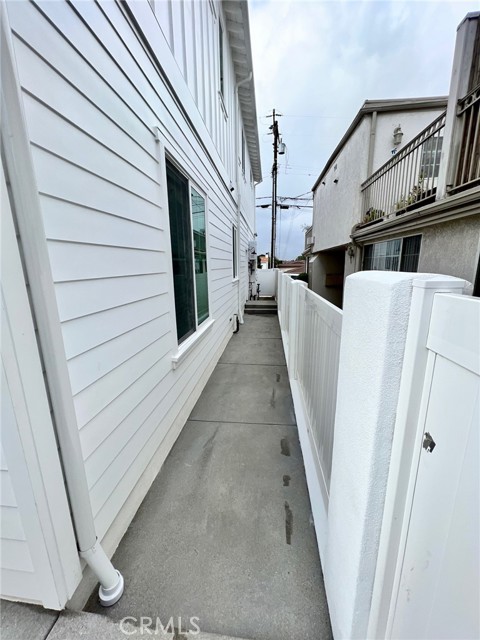 Detail Gallery Image 47 of 63 For 2304 Harriman Ln a,  Redondo Beach,  CA 90278 - 4 Beds | 3/1 Baths