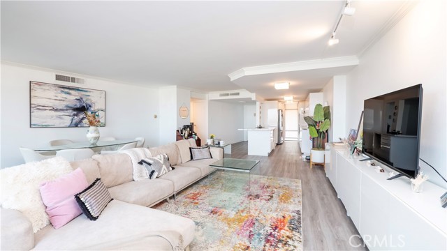 Detail Gallery Image 9 of 15 For 4265 Marina City Drive #811,  Marina Del Rey,  CA 90292 - 2 Beds | 2 Baths