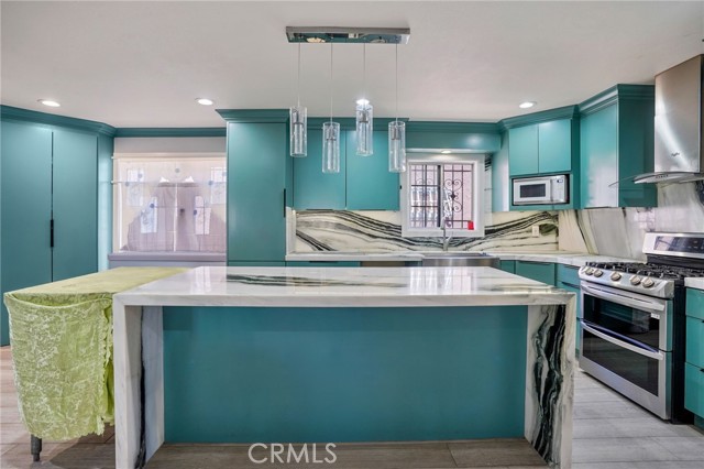 Detail Gallery Image 6 of 20 For 3336 Cherokee Ave, South Gate,  CA 90280 - 4 Beds | 2 Baths