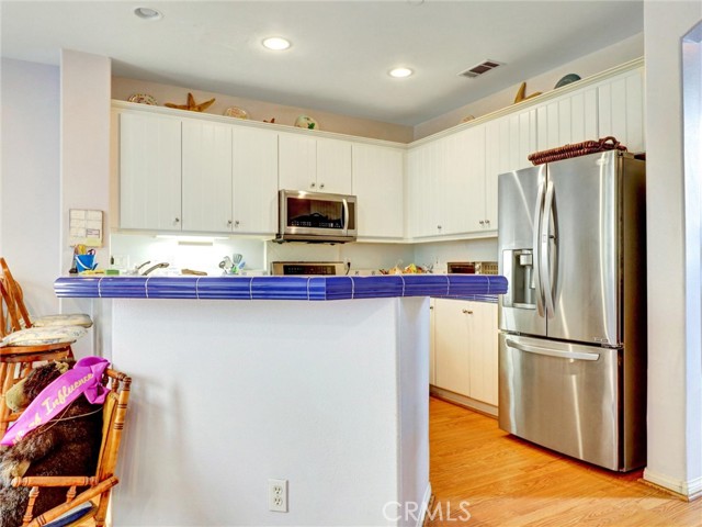 Detail Gallery Image 5 of 27 For 1800 S Pacific Coast #21,  Redondo Beach,  CA 90277 - 3 Beds | 3 Baths