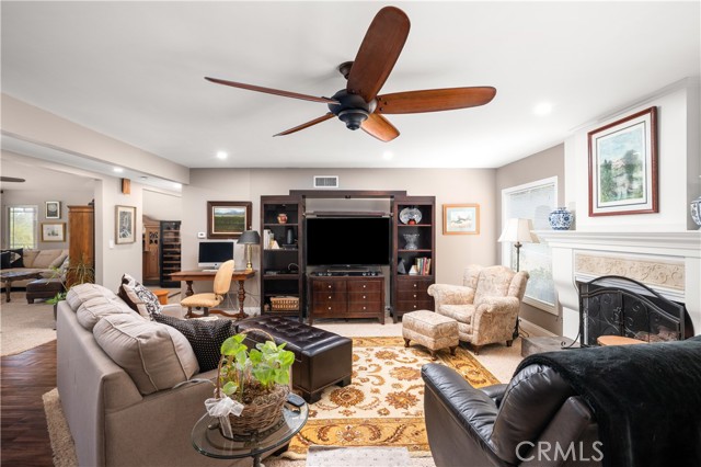 Detail Gallery Image 9 of 37 For 5051 Victoria Ave, Riverside,  CA 92506 - 3 Beds | 2/1 Baths