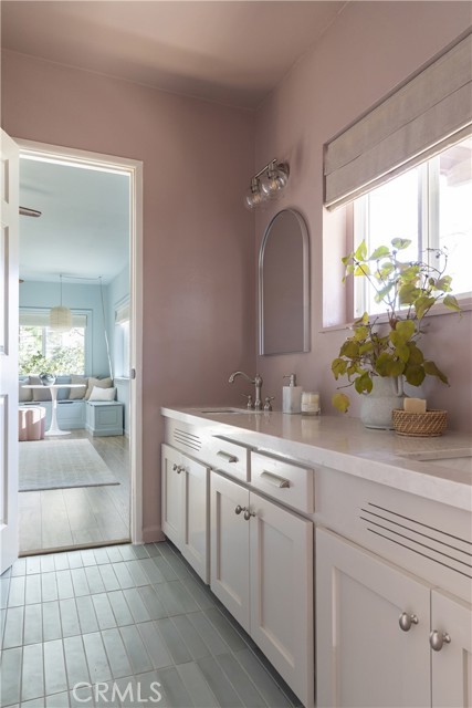 Detail Gallery Image 13 of 29 For 28000 West Shore Dr, Lake Arrowhead,  CA 92352 - 4 Beds | 3/1 Baths