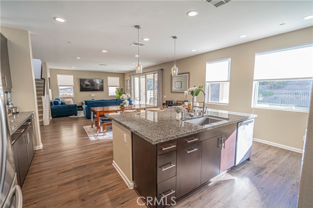 Detail Gallery Image 17 of 59 For 18642 Cedar Crest Dr, Canyon Country,  CA 91387 - 4 Beds | 3 Baths