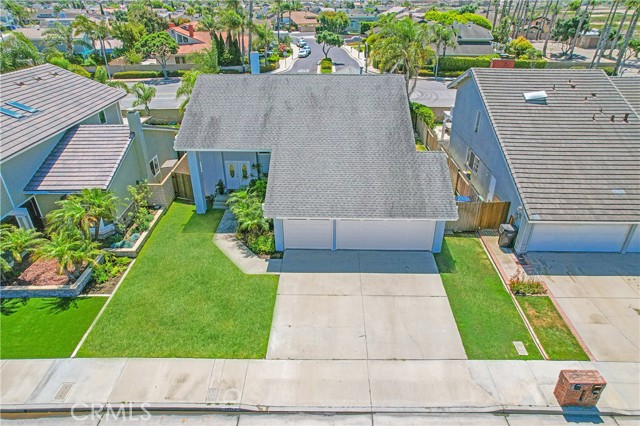 18202 Foss Lane, Huntington Beach CA: https://media.crmls.org/medias/6df36a33-8440-44ae-9ee1-2838c7d6691a.jpg
