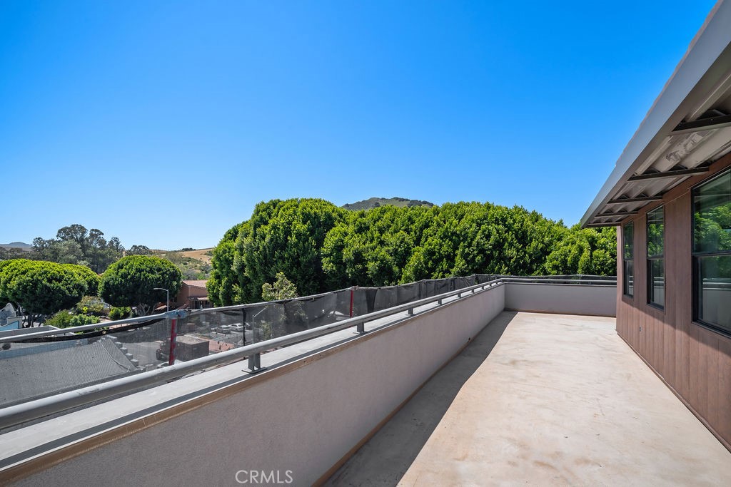 https://media.crmls.org/medias/6df45e30-d713-4d6d-bb1a-fd25c7b0ff53.jpg?preset=X-Large