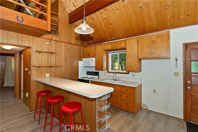Detail Gallery Image 9 of 49 For 24141 Zell Ct, Crestline,  CA 92325 - 3 Beds | 2 Baths