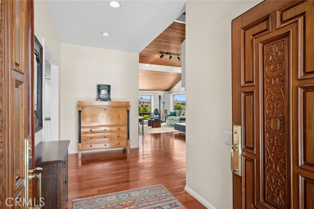Detail Gallery Image 8 of 37 For 15 Skysail Dr, Corona Del Mar,  CA 92625 - 2 Beds | 2 Baths