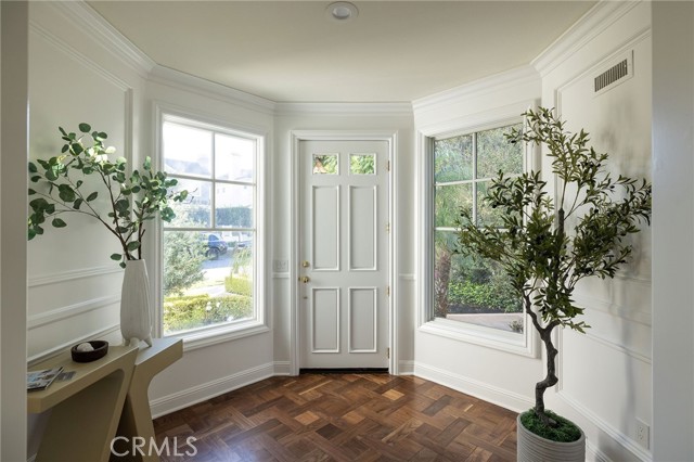 Detail Gallery Image 10 of 38 For 30 Long Bay, Newport Beach,  CA 92660 - 4 Beds | 3/1 Baths