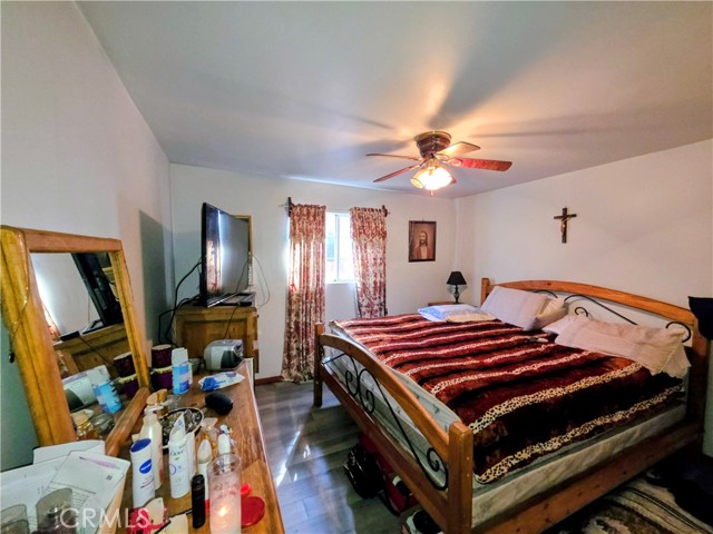 5323 Latham, Los Angeles CA: https://media.crmls.org/medias/6df5d352-fb11-4081-b7c3-137b79828f73.jpg