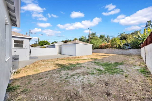 17350 Hamlin Street, Lake Balboa CA: https://media.crmls.org/medias/6df640da-2426-44b6-9d3f-da916b700ac6.jpg