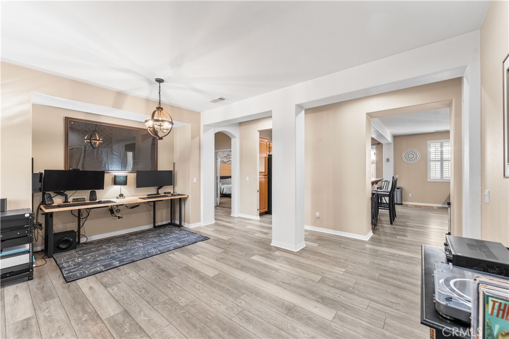 MLS #SR25268792 image #5