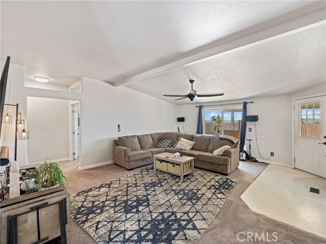 Detail Gallery Image 18 of 45 For 23099 Lucilla Rd, Apple Valley,  CA 92308 - 3 Beds | 2/1 Baths