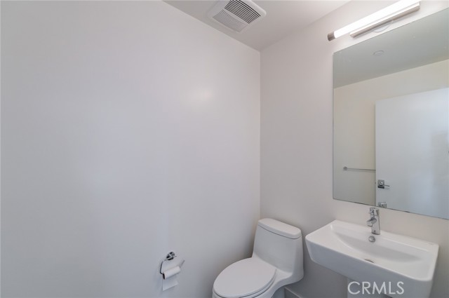 Detail Gallery Image 14 of 29 For 6016 W Beachwood Ln, Los Angeles,  CA 90038 - 3 Beds | 4 Baths