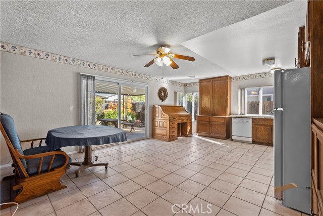 Detail Gallery Image 6 of 11 For 3965 Celia Ct, Simi Valley,  CA 93063 - 3 Beds | 2 Baths