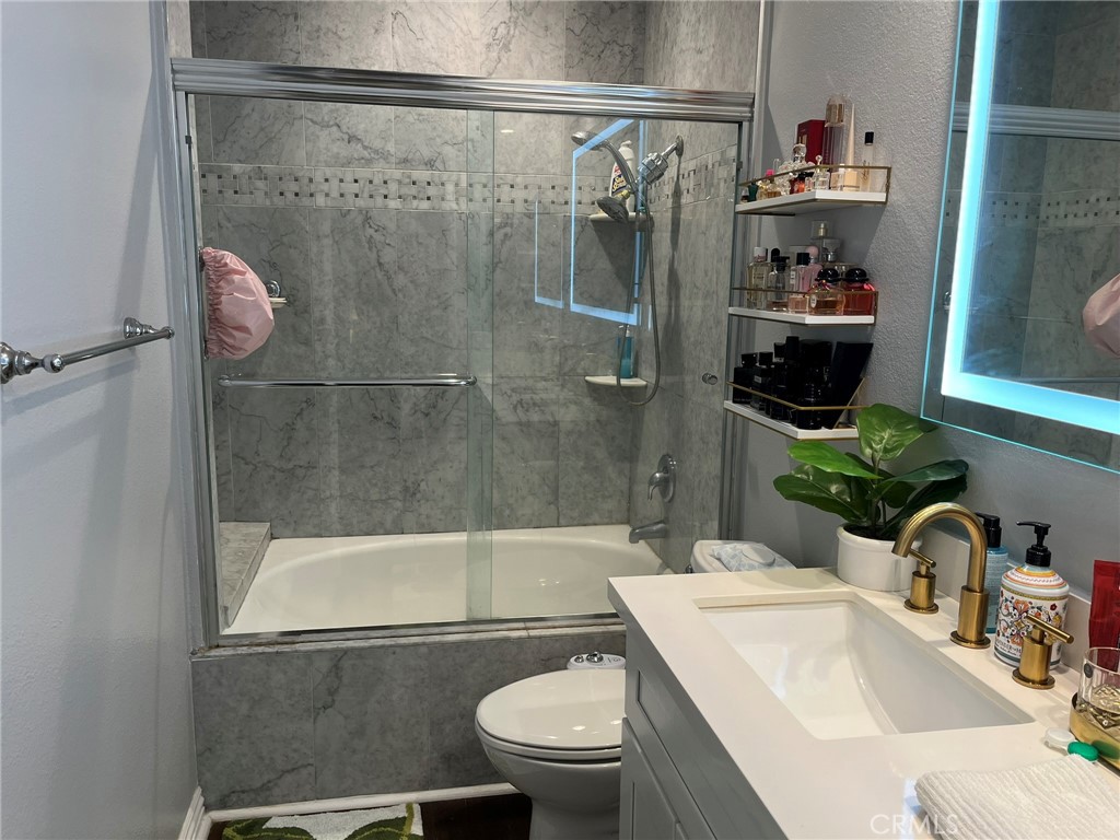 6df8ccf7 E881 4ea5 9090 0224de6d7c57