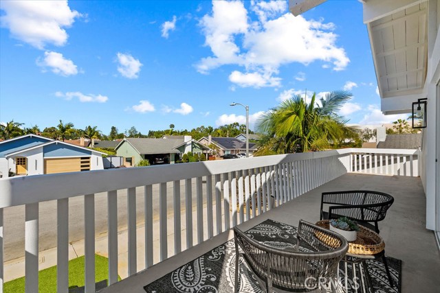 Detail Gallery Image 26 of 43 For 937 Carnation, Costa Mesa,  CA 92626 - 5 Beds | 3 Baths