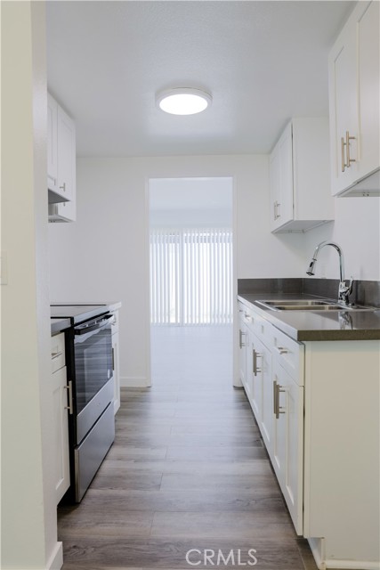 Detail Gallery Image 11 of 33 For 2709 S Baker St, Santa Ana,  CA 92707 - 2 Beds | 1/1 Baths