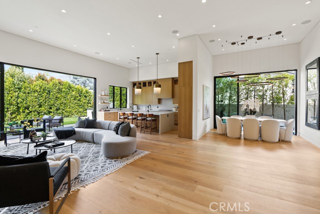 5727 Cahill Avenue, Tarzana CA: https://media.crmls.org/medias/6dfc9b22-547a-4391-8652-f33d6e36a67a.jpg