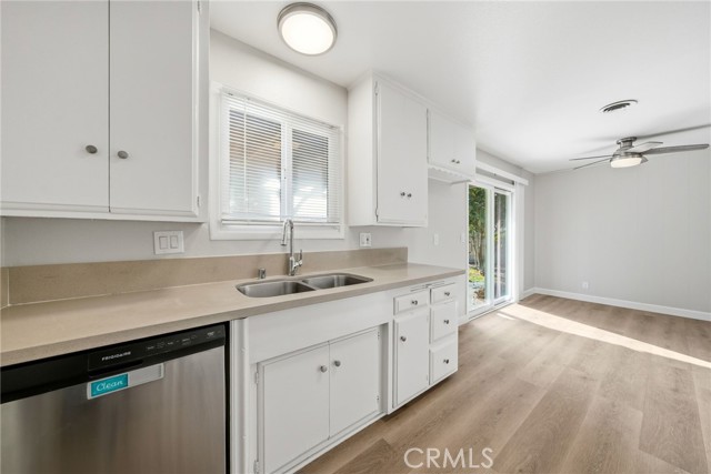 Detail Gallery Image 7 of 17 For 3122 W Maywood, Anaheim,  CA 92804 - 3 Beds | 25/1 Baths