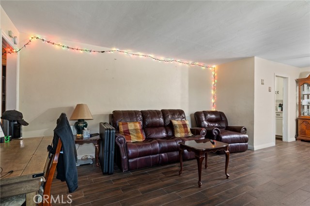 Detail Gallery Image 6 of 32 For 340 Western, Bakersfield,  CA 93309 - 3 Beds | 1 Baths