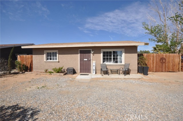 Detail Gallery Image 1 of 12 For 18020 Adelanto Rd, Adelanto,  CA 92301 - 2 Beds | 1 Baths
