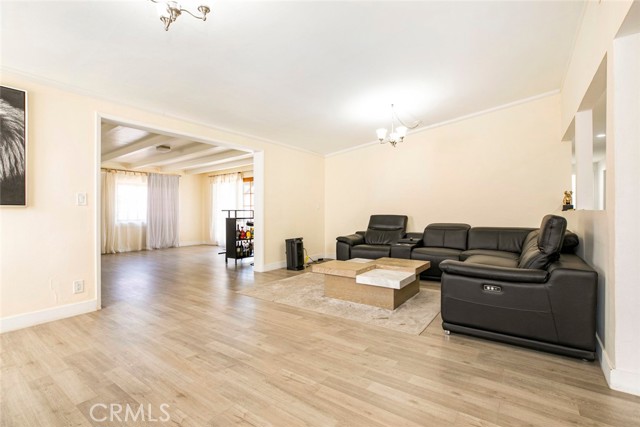 Detail Gallery Image 9 of 41 For 7700 Goodland Ave, North Hollywood,  CA 91605 - 4 Beds | 2 Baths