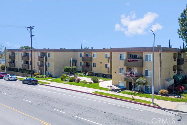 13266 Foothill Boulevard, Sylmar, California 91342, ,Multi-Family,For Sale,Foothill,CV25002980