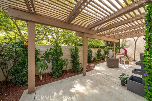 10 Lassen, Irvine CA: https://media.crmls.org/medias/6dfe6622-082c-4666-afae-364f1dba2f63.jpg