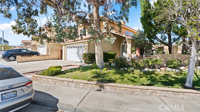 Detail Gallery Image 10 of 56 For 19765 Azure Field Dr, Newhall,  CA 91321 - 3 Beds | 2/1 Baths