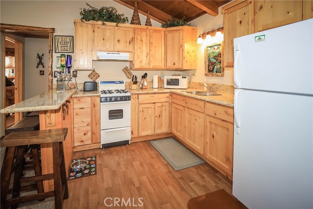 Detail Gallery Image 9 of 34 For 41490 Comstock Ln, Big Bear Lake,  CA 92315 - 3 Beds | 2 Baths