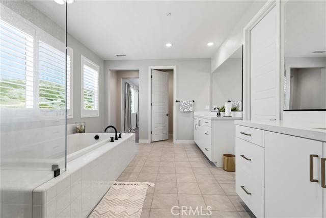 Detail Gallery Image 46 of 75 For 17721 Ridgeline Ct, Saugus,  CA 91350 - 4 Beds | 4 Baths