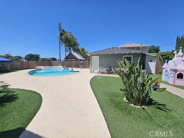 535 W Fig, Fallbrook CA: https://media.crmls.org/medias/6e0087bf-5626-4777-b198-141ed7f4474a.jpg