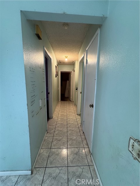 Detail Gallery Image 13 of 33 For 7900 Pinyon Ave, Fontana,  CA 92336 - 4 Beds | 2 Baths