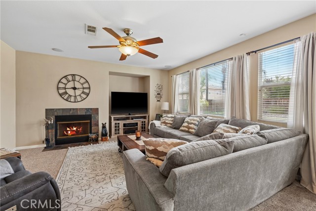27602 Rockwood Avenue, Moreno Valley CA: https://media.crmls.org/medias/6e01c429-d7bd-4dab-86db-a37cbc71b1ad.jpg