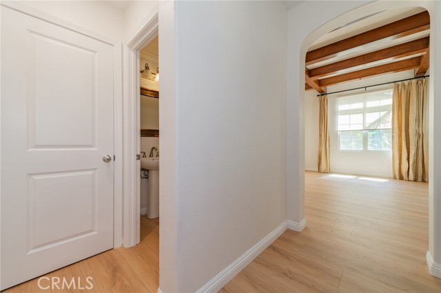 22 Arborside, Irvine CA: https://media.crmls.org/medias/6e01d588-3677-49e1-90b2-d959e19c3675.jpg