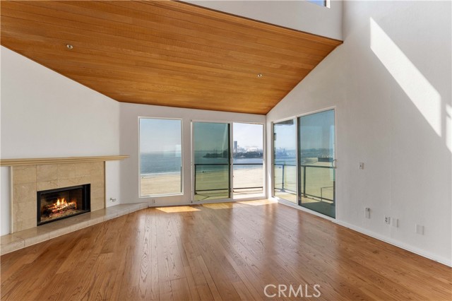 Detail Gallery Image 10 of 46 For 1230 E Ocean, Long Beach,  CA 90802 - 3 Beds | 3 Baths