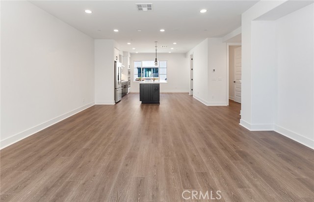 150 Bridle Drive, Burbank CA: https://media.crmls.org/medias/6e033532-7171-4bb1-8154-3fae2e65a8e9.jpg